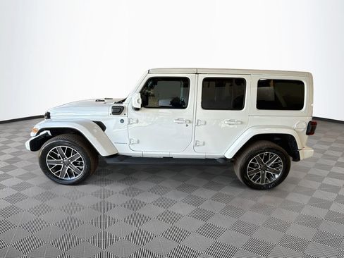 Used 2023 Jeep Wrangler Unlimited Sahara AWD/4WD image 9
