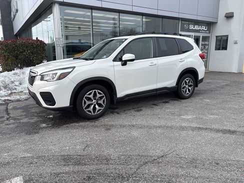 Used 2019 Subaru Forester Premium w/ All-Weather Package image 6