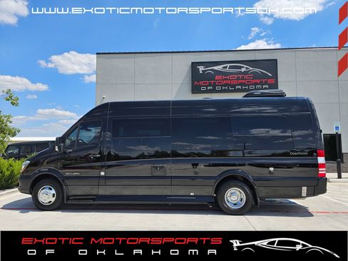 Used 2017 Mercedes-Benz Sprinter 3500 image 4