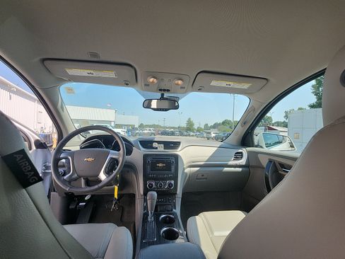 Used 2017 Chevrolet Traverse Premier FWD image 20