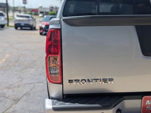 Used 2020 Nissan Frontier PRO-4X w/ Pro-4x Utility Package AWD/4WD image 11