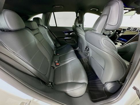 Used 2025 Mercedes-Benz GLC 300 image 28