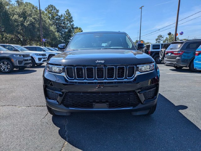New 2027 Jeep Grand Cherokee Laredo X RWD image 10