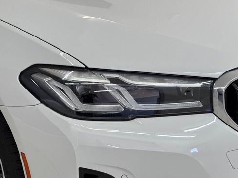 Certified 2023 BMW 530e w/ Convenience Package RWD image 12