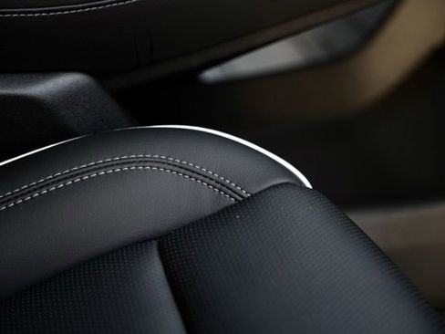 Used 2025 Buick Enclave Avenir w/ Super Cruise Package image 26