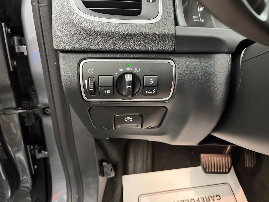 Used 2018 Volvo S60 T5 Dynamic w/ Vision Package AWD/4WD image 25