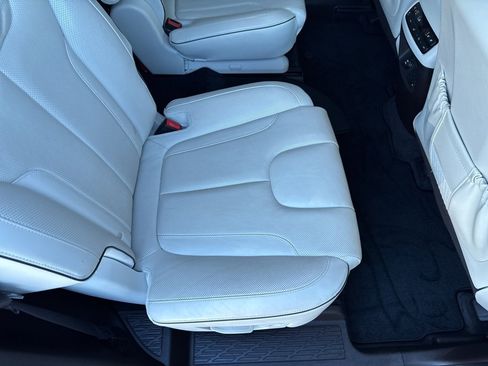 Used 2021 Hyundai Palisade Calligraphy image 14