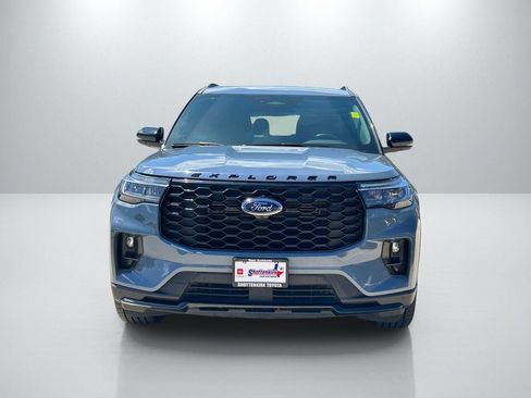 Used 2025 Ford Explorer ST-Line AWD/4WD image 2