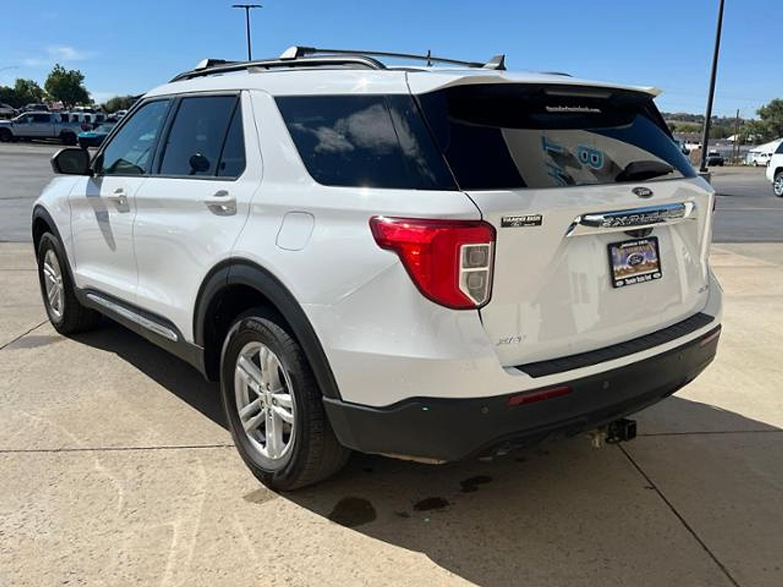 Used 2022 Ford Explorer XLT AWD/4WD image 8