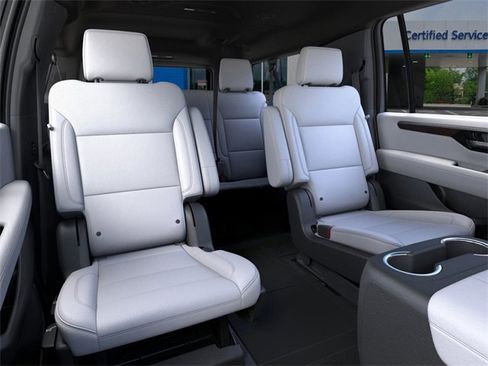 New 2025 Chevrolet Suburban Premier image 17