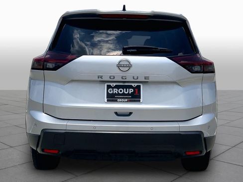 Used 2024 Nissan Rogue S FWD image 5
