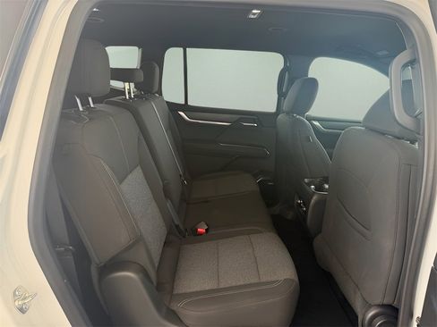 Used 2025 GMC Acadia Elevation image 21