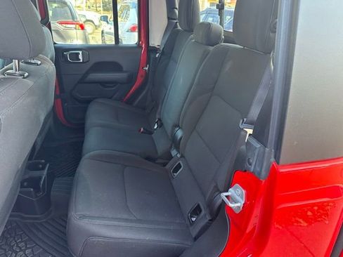 Used 2023 Jeep Gladiator Overland image 16