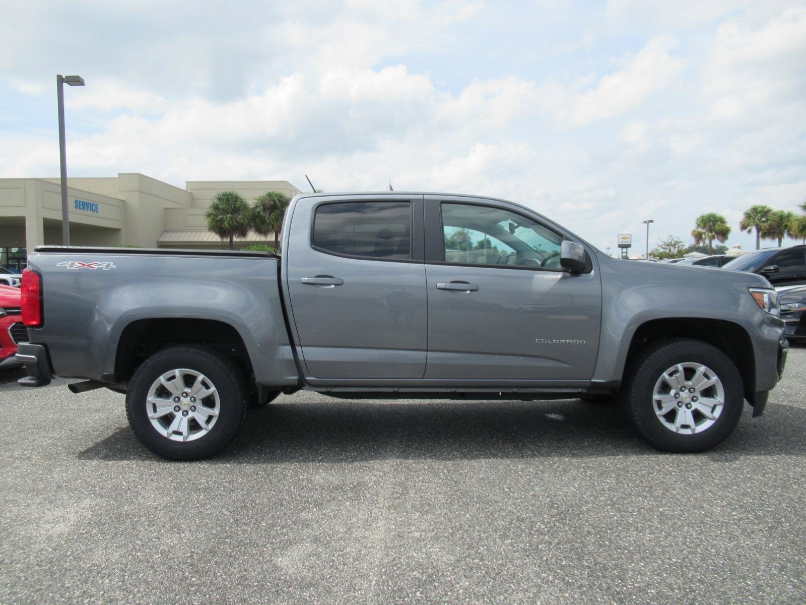 Certified 2022 Chevrolet Colorado LT w/ Luxury Package AWD/4WD image 2