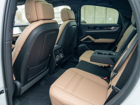 New 2026 Porsche Cayenne S AWD/4WD image 23