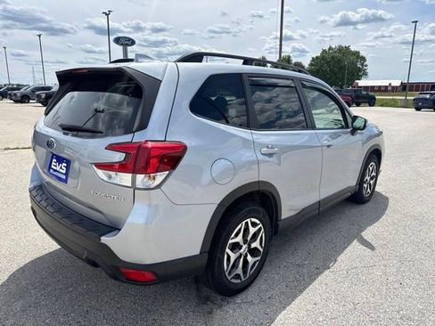Used 2020 Subaru Forester Premium w/ Popular Package #1 AWD/4WD image 3