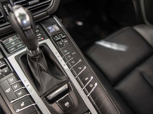 Used 2021 Porsche Macan S image 30