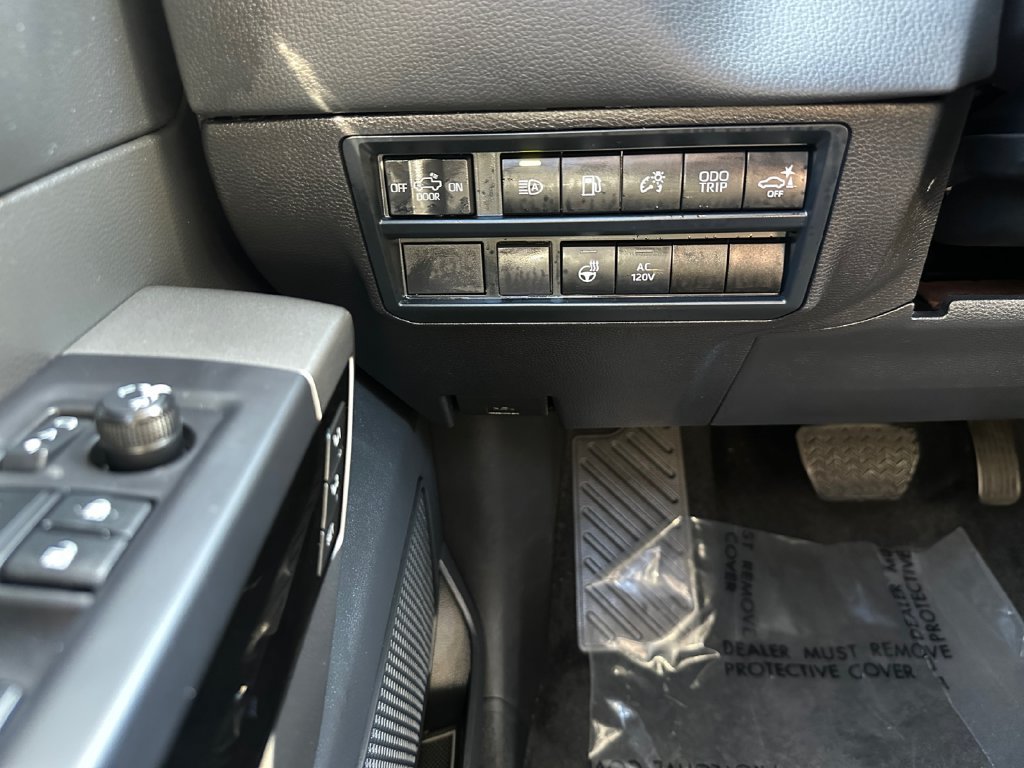 Used 2024 Toyota Tundra Limited AWD/4WD image 17
