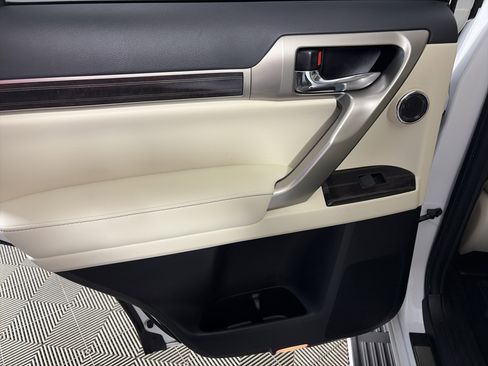 Used 2021 Lexus GX 460 Luxury w/ Sport Design Package image 35