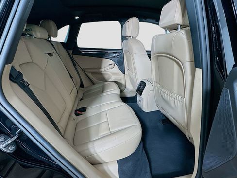 Certified 2026 Porsche Macan image 29