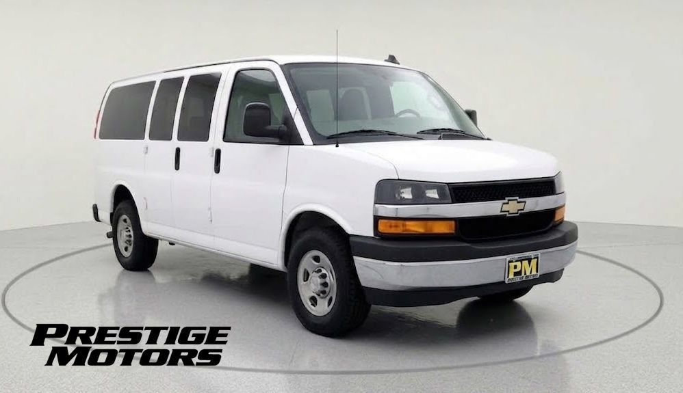 Used 2017 Chevrolet Express 3500 LT w/ LT Preferred Equipment Group RWD image 1