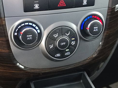 Used 2010 Hyundai Santa Fe SE image 28