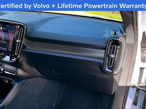 Certified 2025 Volvo XC40 B5 Plus image 20