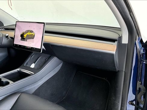 Used 2023 Tesla Model Y Performance AWD/4WD image 18