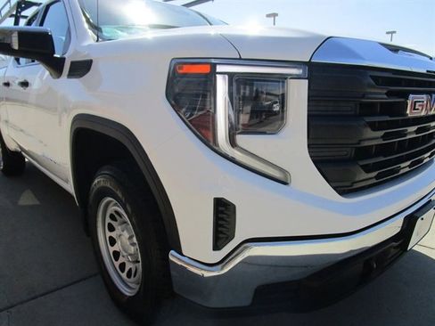 Used 2022 GMC Sierra 1500 Pro w/ 1SA Safety Plus Package AWD/4WD image 40