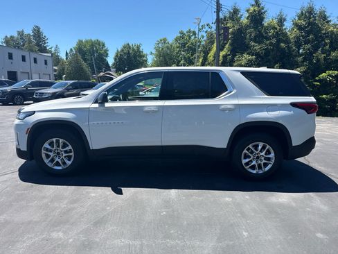 Used 2022 Chevrolet Traverse LS AWD/4WD image 6