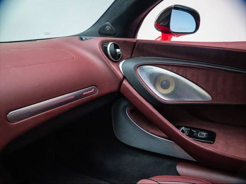 Used 2023 McLaren GT RWD image 29