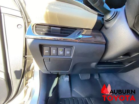 Used 2014 Toyota Avalon Limited w/ Technology Package FWD image 35