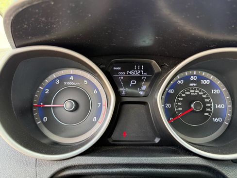 Used 2013 Hyundai Elantra image 8