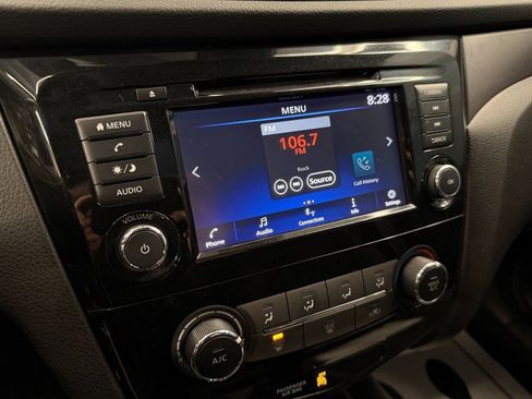 Used 2021 Nissan Rogue Sport S image 12