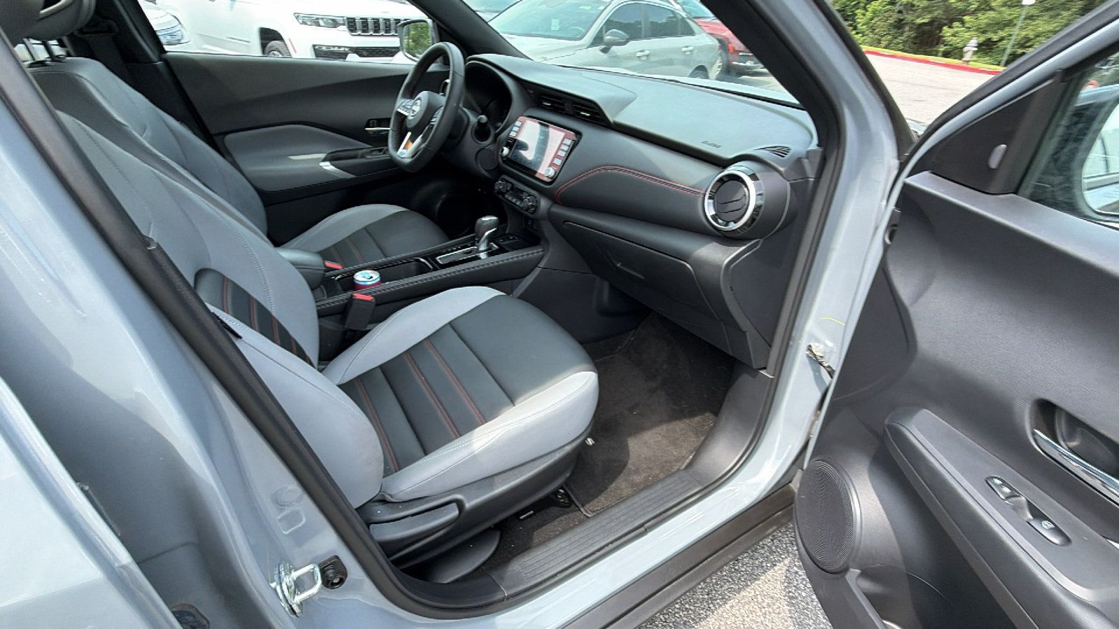 Used 2024 Nissan Kicks SR w/ SR Premium Package FWD image 19