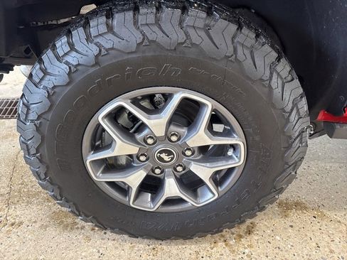 Used 2024 Ford Bronco Badlands image 17