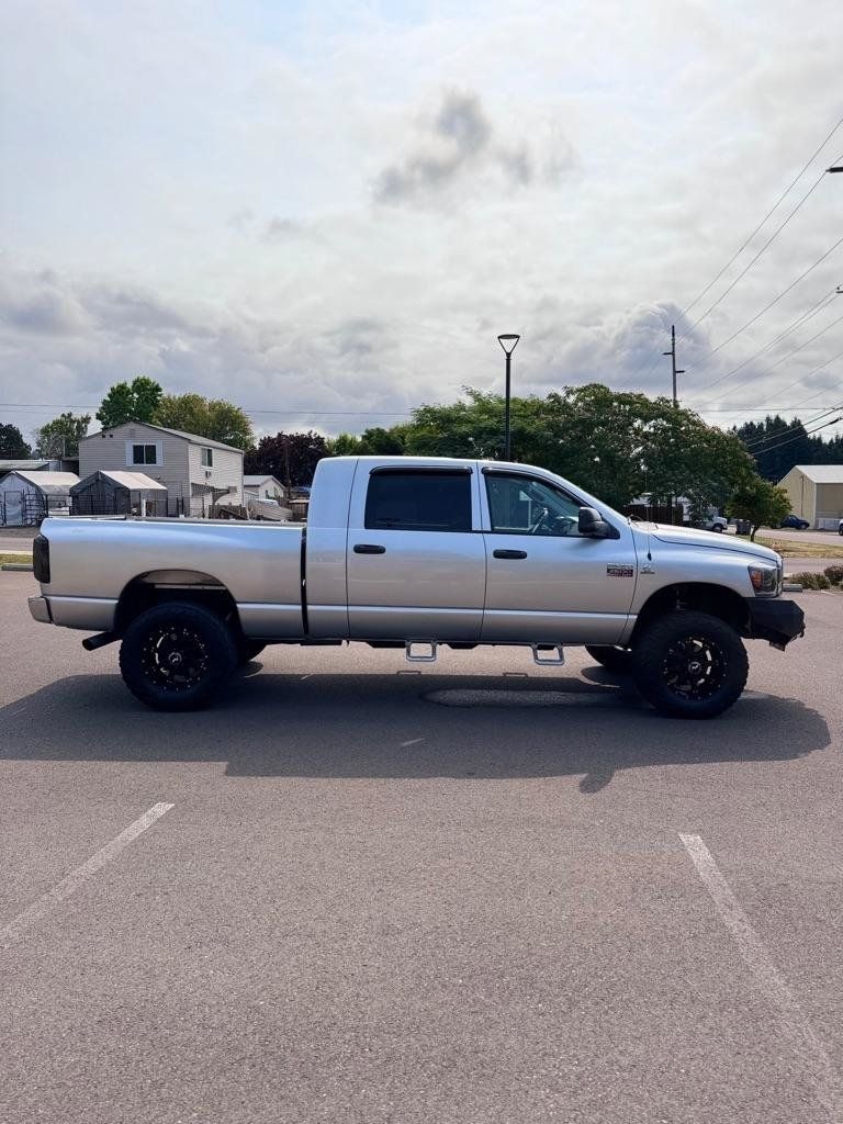 Used 2009 Dodge Ram 2500 Truck SLT AWD/4WD image 4