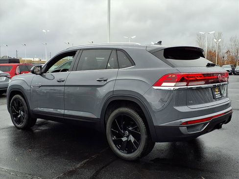 New 2026 Volkswagen Atlas Cross Sport SE image 8