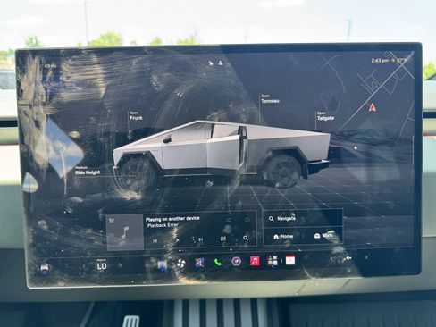 Used 2024 Tesla Cybertruck AWD Crew Cab image 23