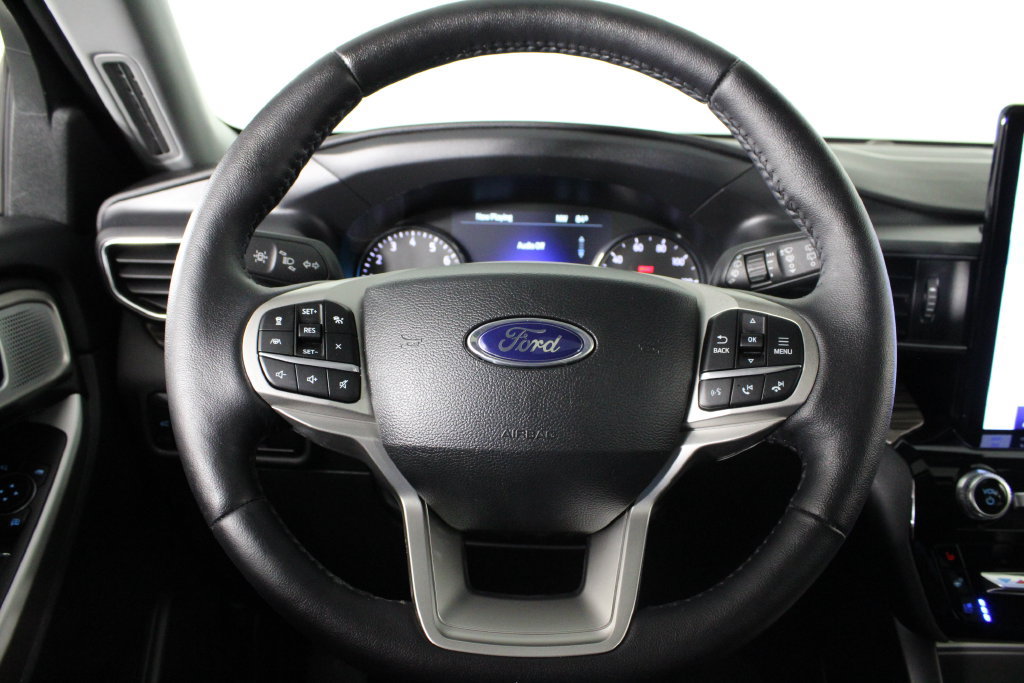 Used 2024 Ford Explorer Limited w/ Limited Technology Package RWD image 8