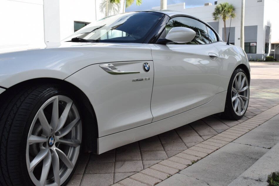 Used 2014 BMW Z4 sDrive35i RWD image 18