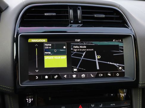 Used 2018 Jaguar F-PACE R-Sport image 43