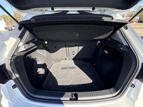 Used 2022 Volkswagen Taos SE image 23