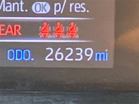 Used 2022 Toyota RAV4 XLE image 17