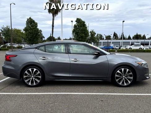 Used 2017 Nissan Maxima SR FWD image 4