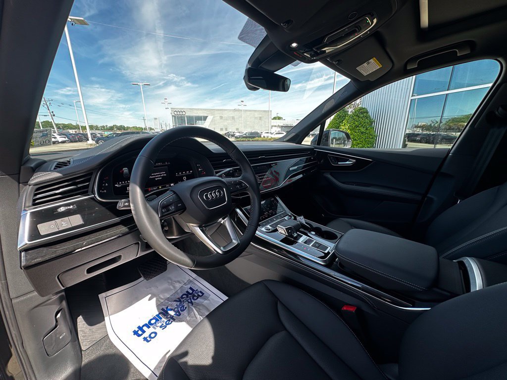 Used 2025 Audi Q7 3.0T Premium Plus w/ Premium Plus Package AWD/4WD image 8