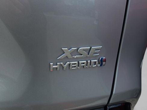 Certified 2021 Toyota RAV4 XSE w/ XSE Grade Weather Package AWD/4WD image 7