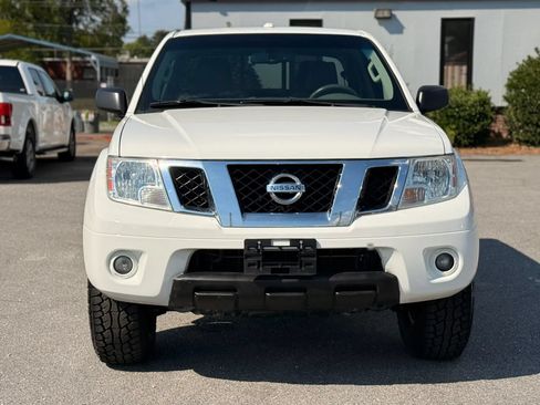 Used 2014 Nissan Frontier SV w/ SV Value Truck Package RWD image 4