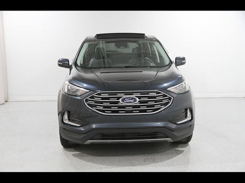 Used 2022 Ford Edge Titanium AWD/4WD image 2