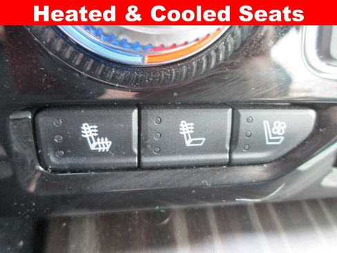 Used 2023 GMC Yukon XL Denali image 20